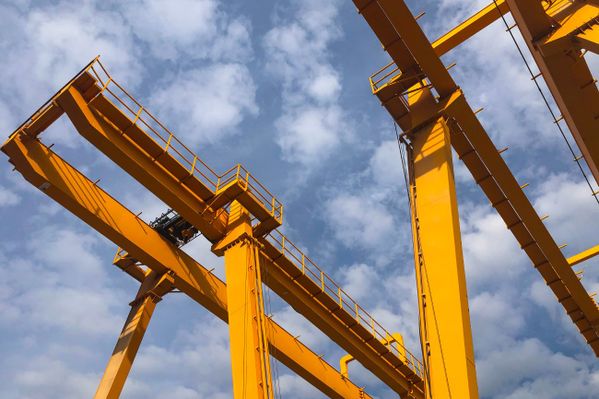 servicio de puentes grúa para compañías industriales MANTENIMENTS RABINAD 